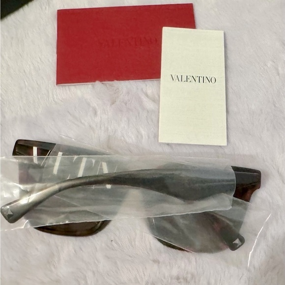 VALENTINO GARAVANI Logo Women’s 55mm Cat Eye Sunglasses In Red Havana NEW in Box main image 8